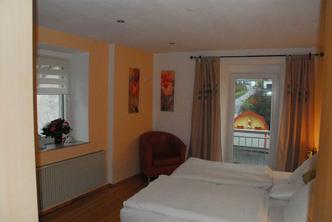 Weingut Berweiler Hotel Klusserath Ngoại thất bức ảnh